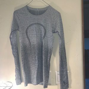 Rare lululemon swiftly size 4 gray ombré